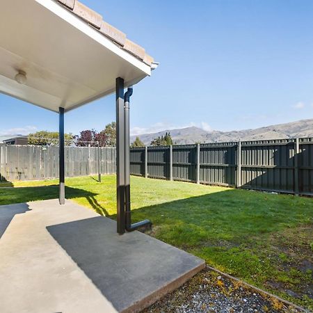 Get The Family Together Under One Roof Cromwell Exterior photo